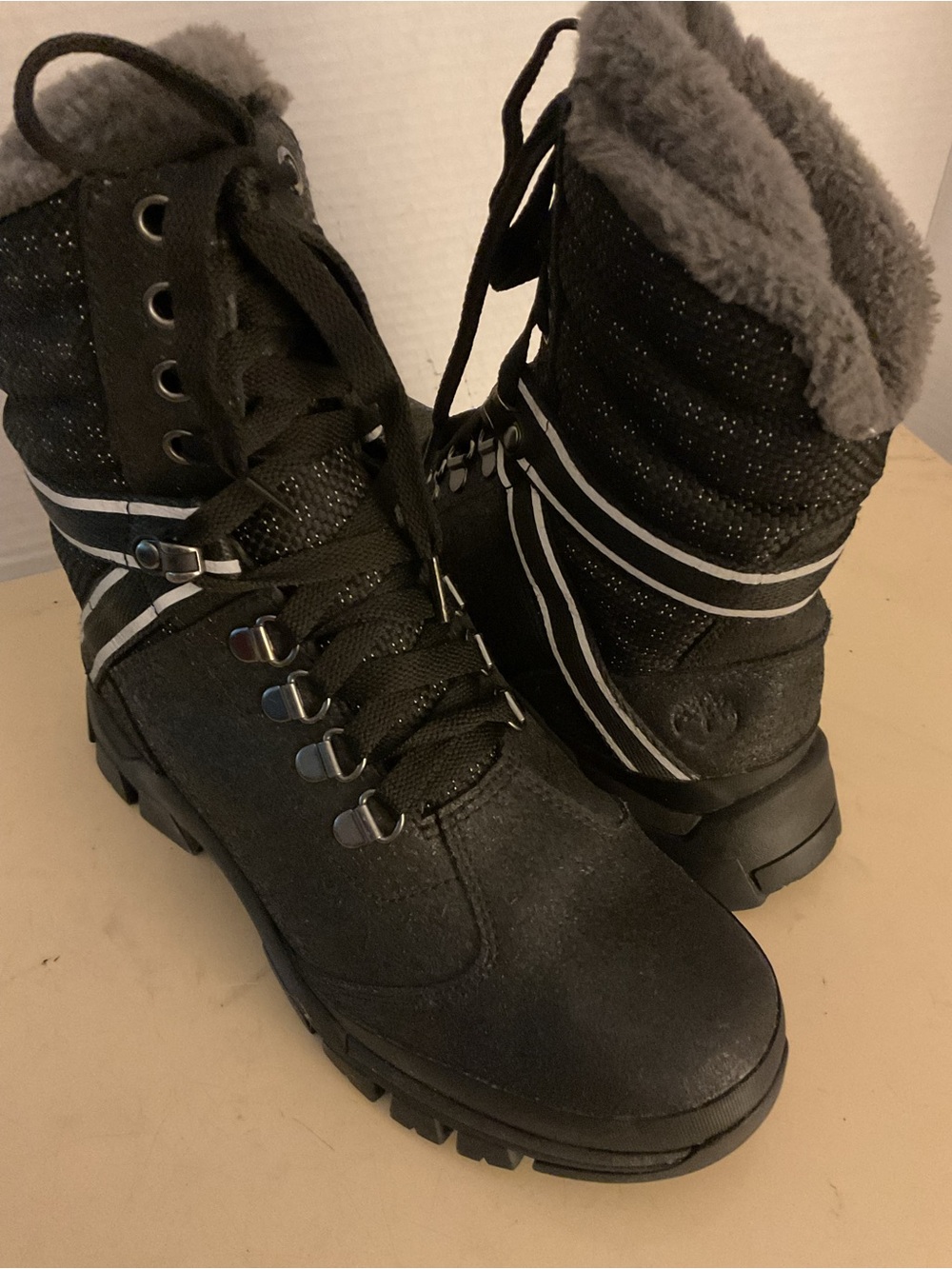 Timberland Women black leather shearling combat waterproof insulated boots US7